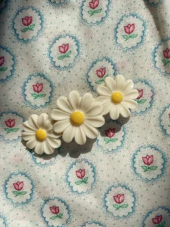 Daisy Hårklip - antique white