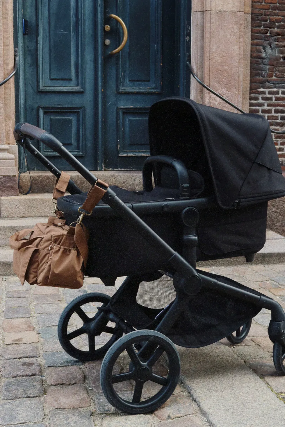lille pusletaske - walnut