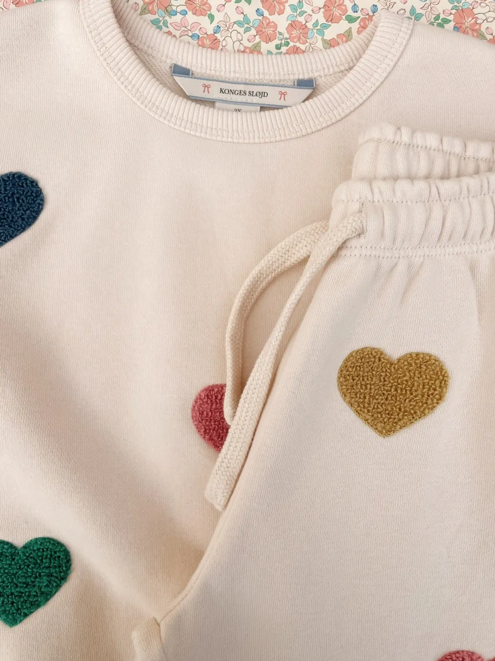 lou sweatshirt - multi heart
