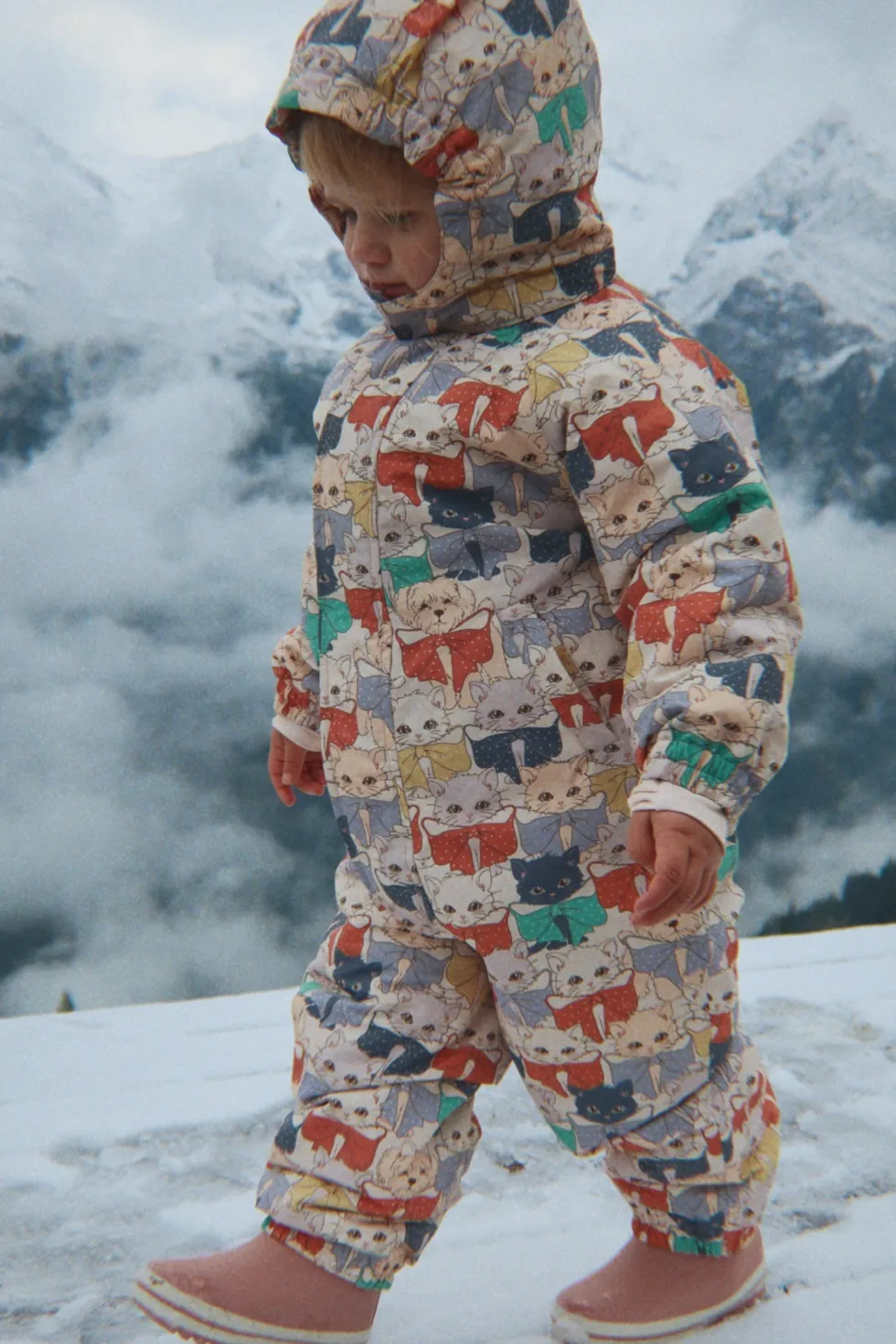 NOHR SNOWSUIT - like cats and dogs